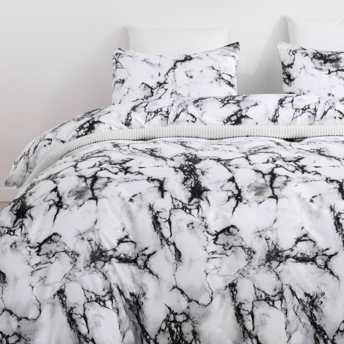Showlu White Marble Duvet Cover Set with 2 pillow shams, lightweight microfiber, soft bedding for queen size bedroom decor.