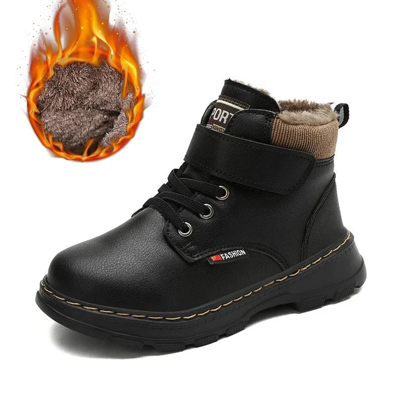 SHOWLU Kids Leather Winter Ankle Boots for boys, featuring non-slip soles, warm lining, and a sporty, soft-bottom design.