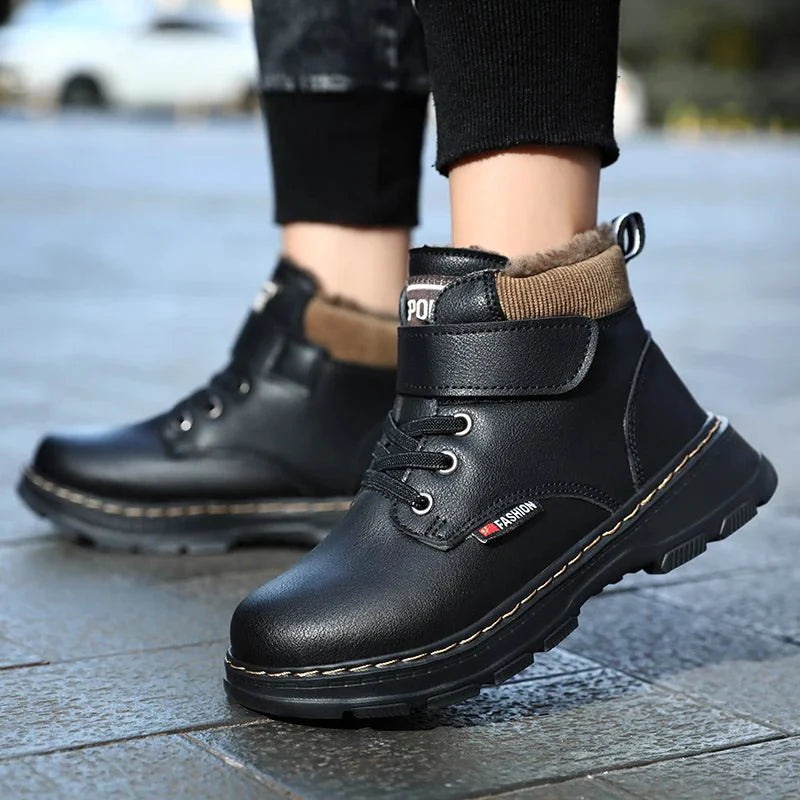 Kids leather winter ankle boots by SHOWLU, featuring warm lining, non-slip soles, and sporty design for boys' winter footwear.