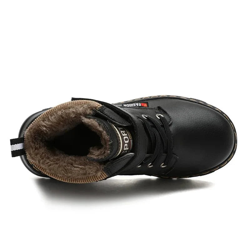 SHOWLU Kids leather winter ankle boots with non-slip soles, warm interior, and sporty design for boys' cold-weather footwear.