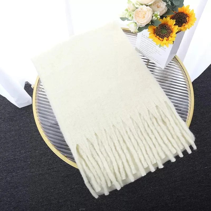 Luxury women's cashmere winter scarf with tassels, thick and warm, soft solid-color shawl for autumn and winter.