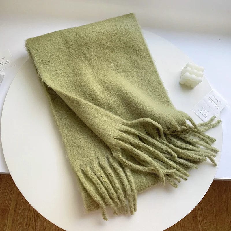 Luxury women's cashmere winter scarf with tassels, thick and warm, soft solid-color shawl perfect for autumn and winter.