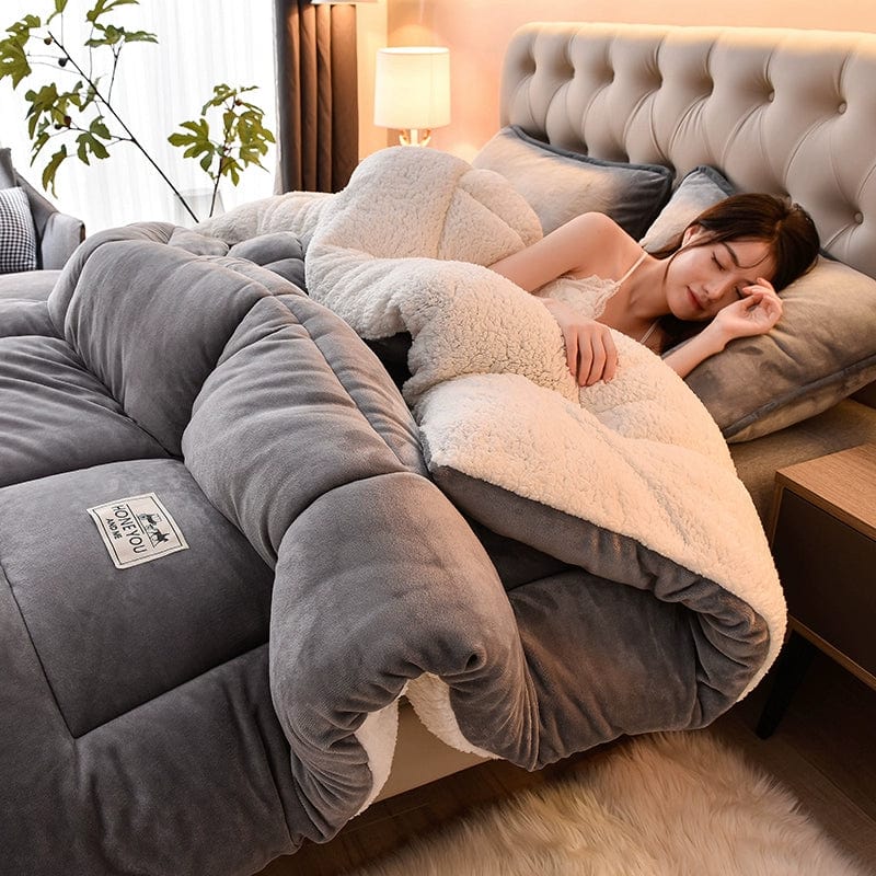 Thick double-sided velvet lambskin duvet insert by Showlu Fashion, perfect for warm winter nights and cozy bedding.
