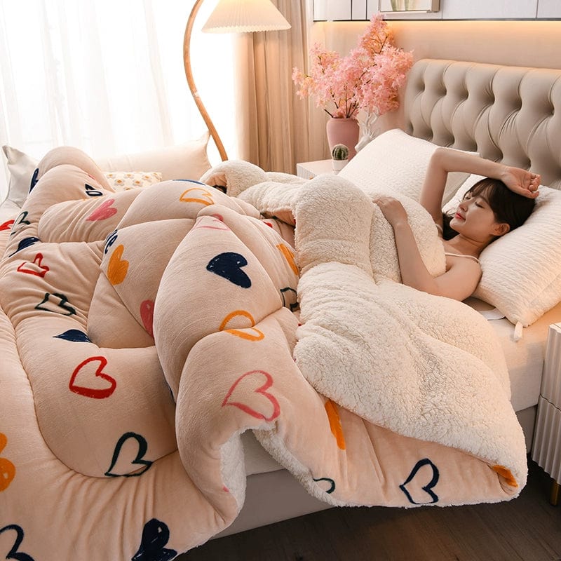 Showlu Fashion Lambskin Winter Quilt with double-sided velvet, thick and warm duvet insert for cozy bedding.