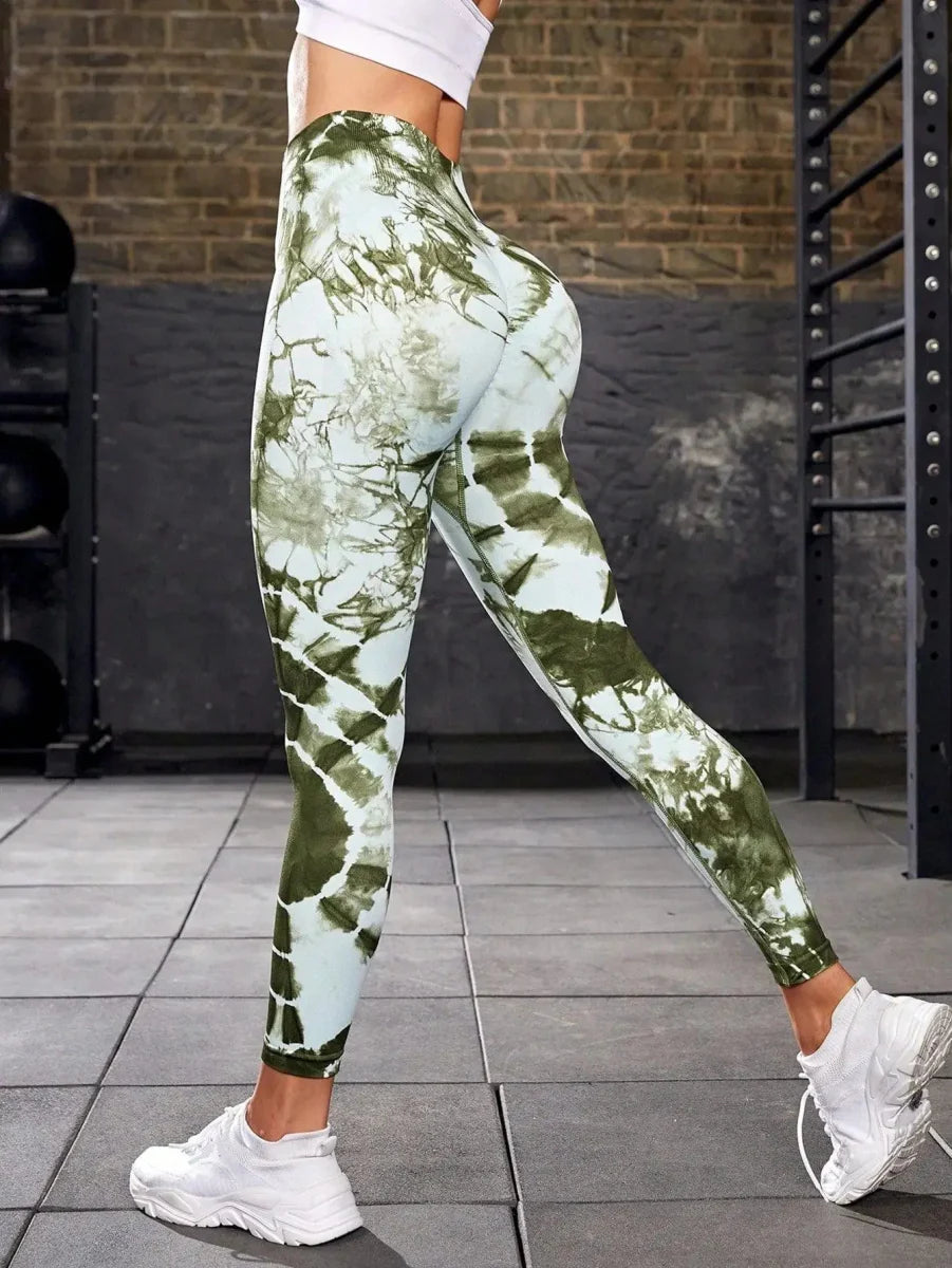 Women’s leopard print seamless high-waist leggings with booty lifting design, ideal for fitness and gym workouts.