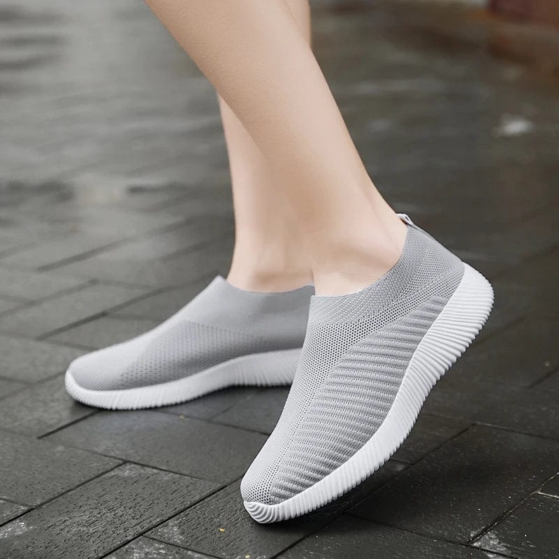 Women’s slip-on vulcanized sneakers in cotton fabric, casual walking flats, high-quality loafers, plus size 42, stylish and comfortable.