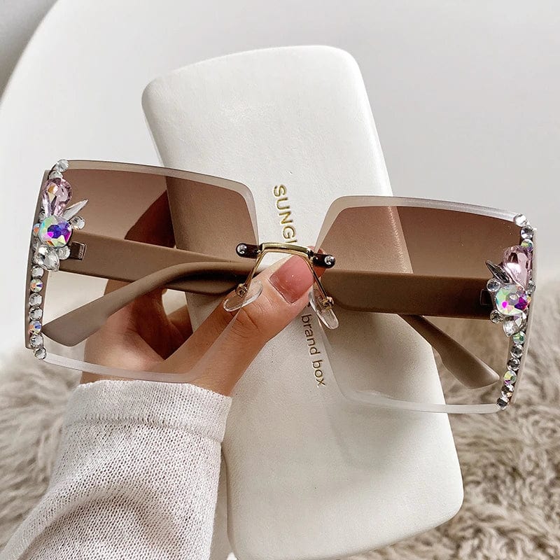 Black Y2K Heart Lenses Sunglasses with diamond effect, luxury UV400 resin eyewear for women, stylish driving and sun protection.